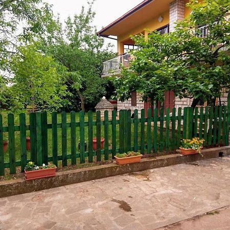 Apartment Sanja Near The Sea, Spacious And Green :) Pula Exteriör bild