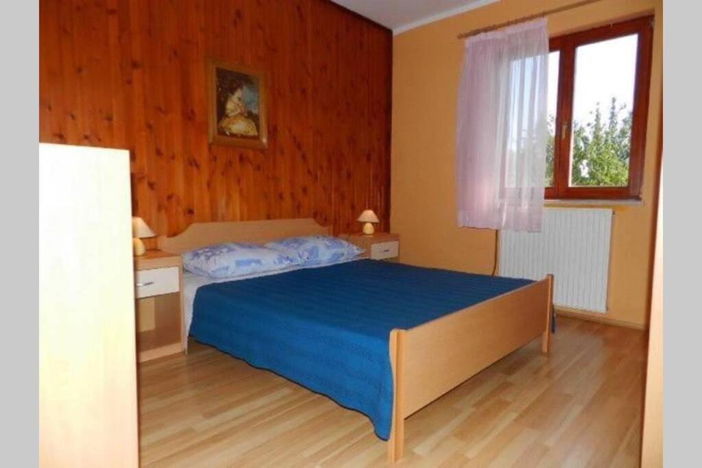 Apartment Sanja Near The Sea, Spacious And Green :) Pula Exteriör bild