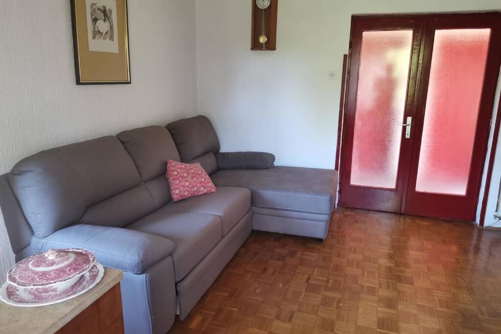 Apartment Sanja Near The Sea, Spacious And Green :) Pula Exteriör bild