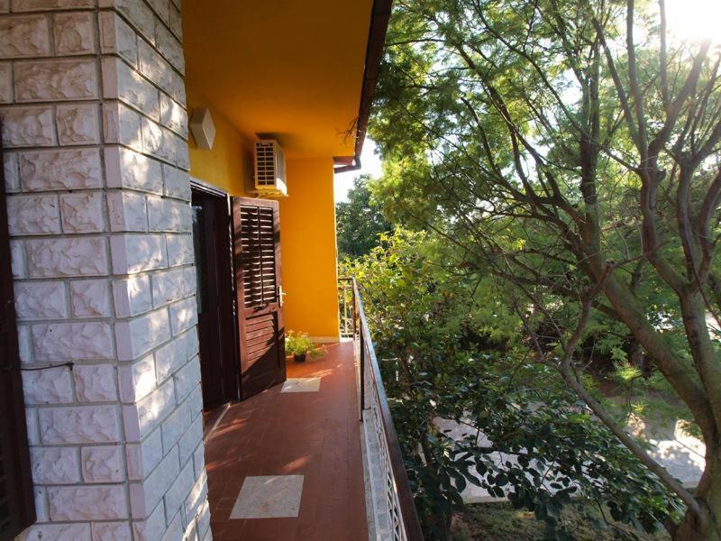 Apartment Sanja Near The Sea, Spacious And Green :) Pula Exteriör bild